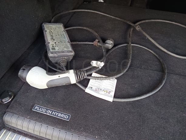 Mercedes-Benz C350e · Ano 2016