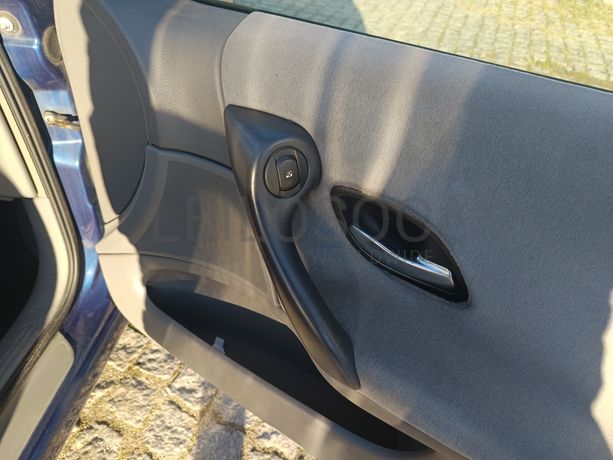 Renault Laguna · Ano 2003