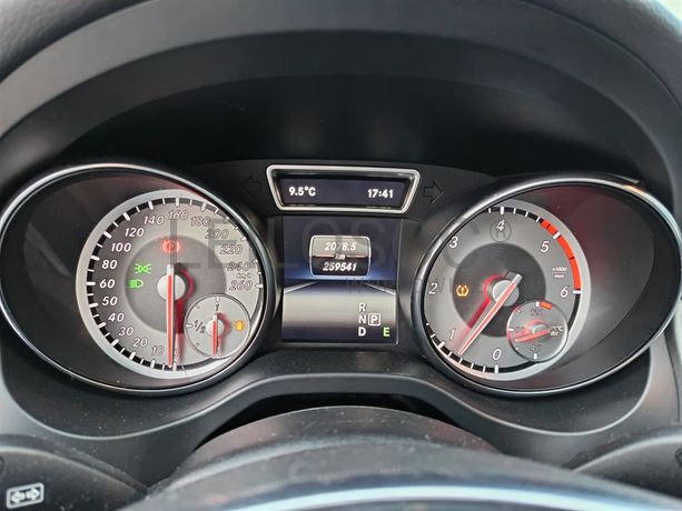 Mercedes-Benz CLA 220 · Ano 2015