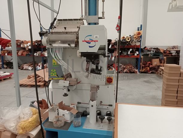 Máquina de pregar saltos