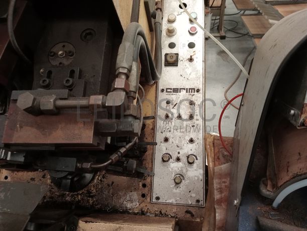 Máquina de montar bicos