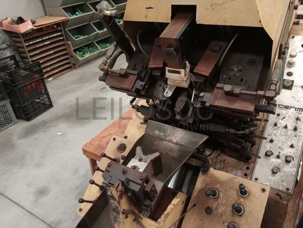 Máquina de montar bicos