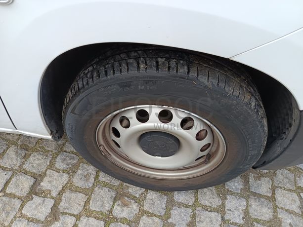 Peugeot e-Partner · Ano 2022