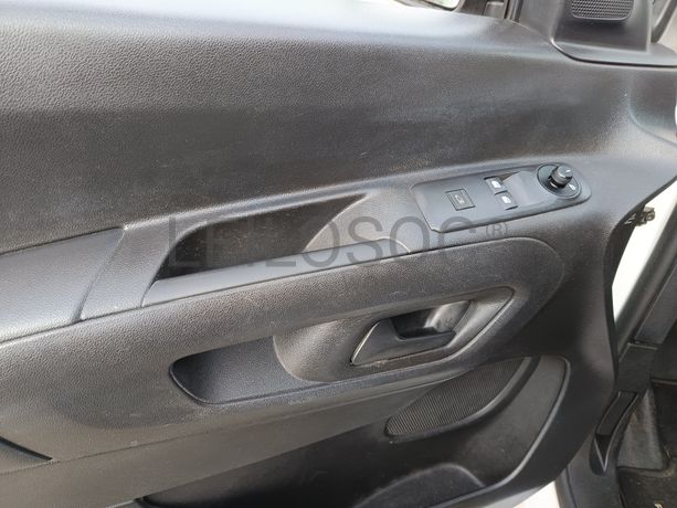 Peugeot e-Partner · Ano 2022