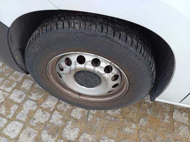 Peugeot e-Partner · Ano 2022