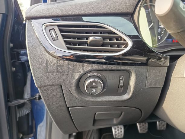 Opel Astra · Ano 2019