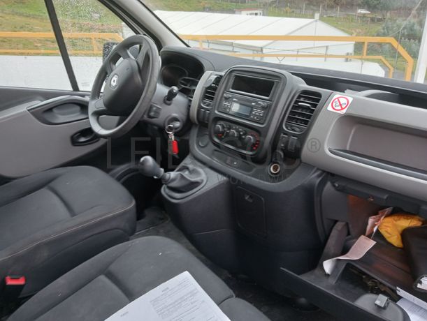 Renault Trafic DCI 120 · Ano 2016