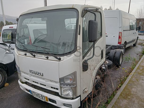 Isuzu NLR85 · Ano 2009