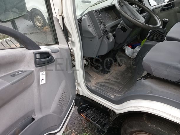 Isuzu NLR85 · Ano 2009