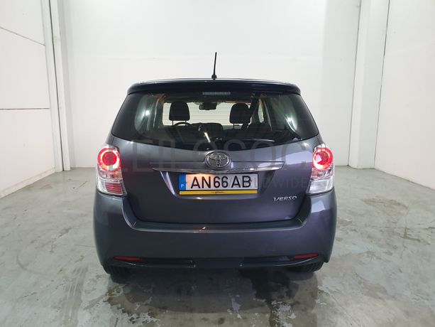 Toyota Verso · Ano 2014 · 7 Lugares