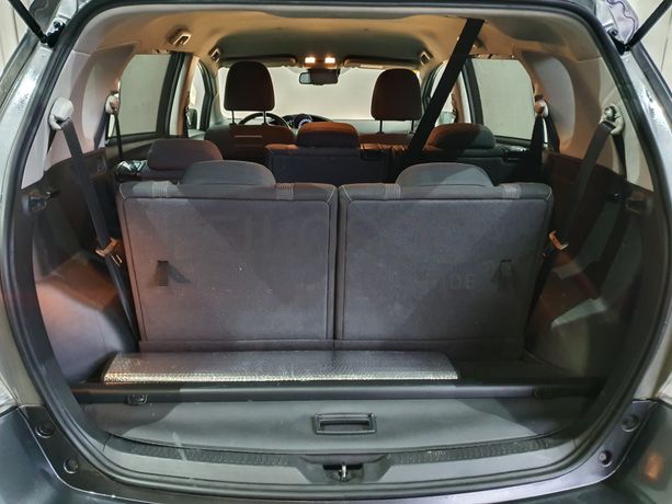 Toyota Verso · Ano 2014 · 7 Lugares