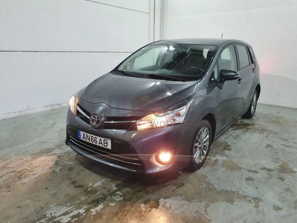Toyota Verso · Ano 2014 · 7 Lugares