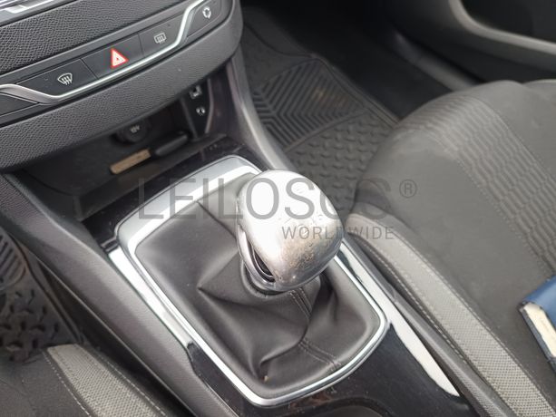 Peugeot 308 · Ano 2016