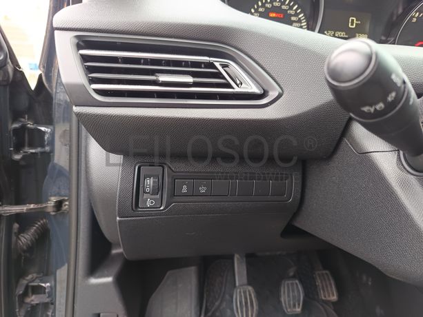 Peugeot 308 · Ano 2016