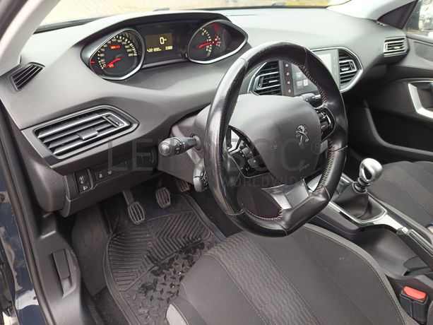 Peugeot 308 · Ano 2016