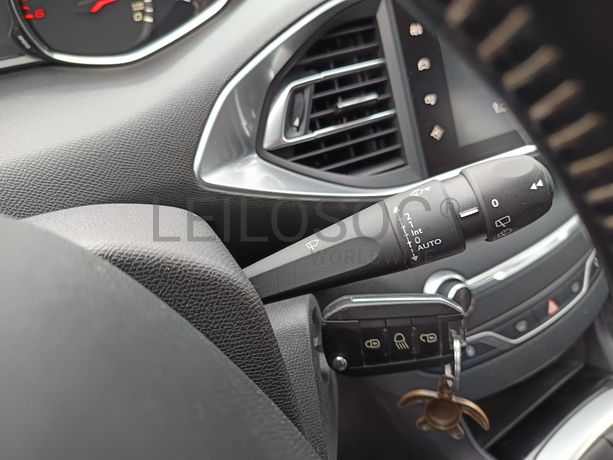 Peugeot 308 · Ano 2016