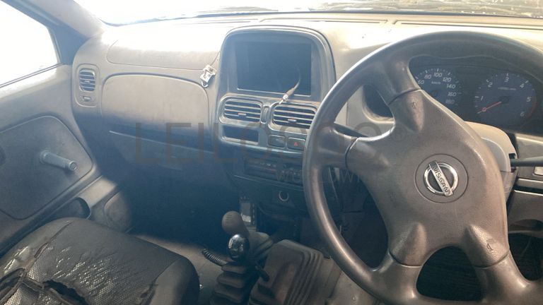 Nissan Hard body NP300