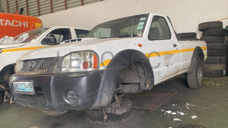 Nissan Hard body NP300