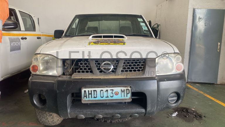 Nissan Hard body NP300