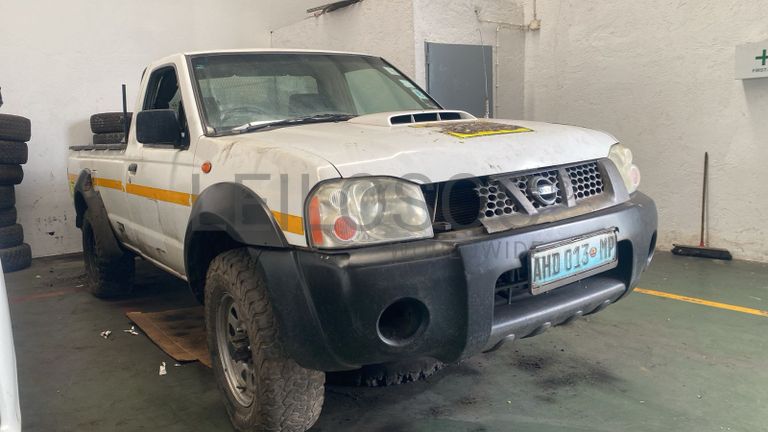 Nissan Hard body NP300