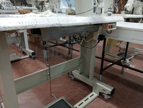 Máquina de Ponto Corrido e Corte e Cose