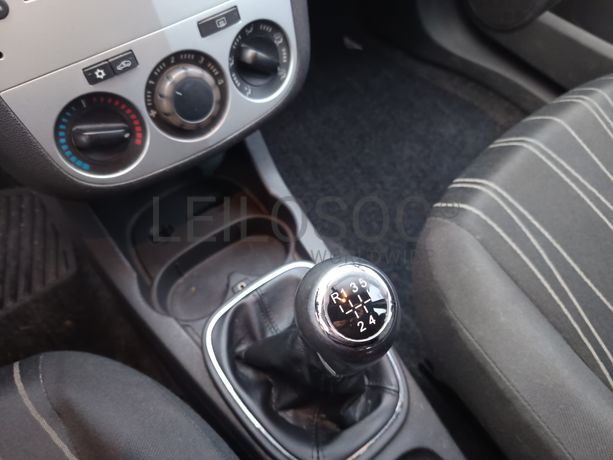 Opel Corsa · Ano 2009