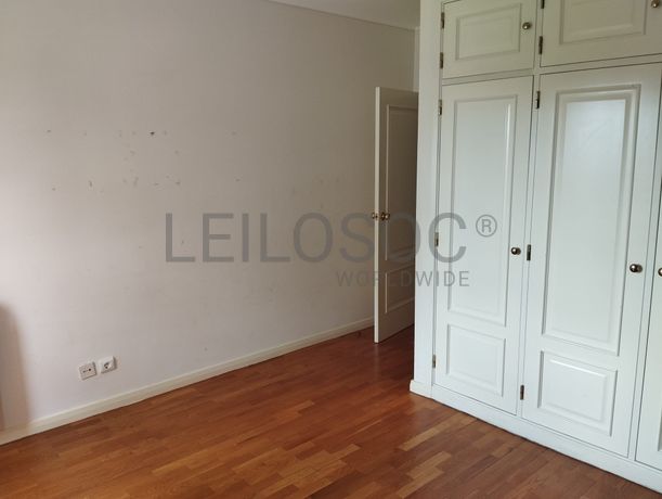 Apartamento T2 em Condomínio Fechado · Estoril