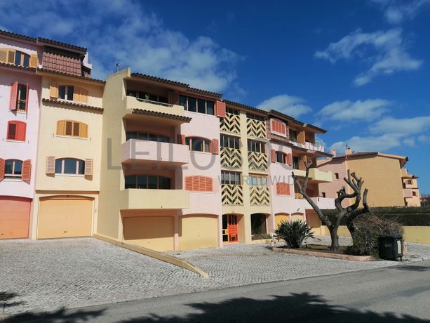 Apartamento T2 em Condomínio · Estoril