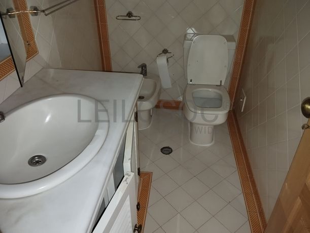 Apartamento T2 em Condomínio · Estoril