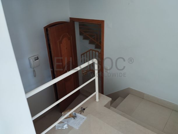 Apartamento T2 em Condomínio · Estoril