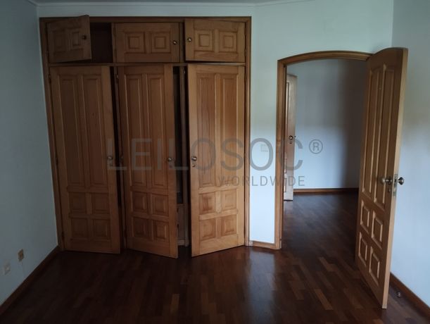 Apartamento T2 em Condomínio · Estoril