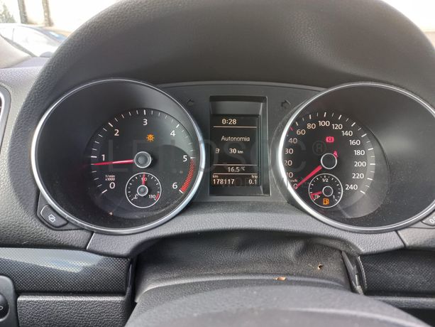 Volkswagen Golf · Ano 2009