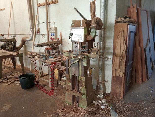 Furador de corrente · Serra radial