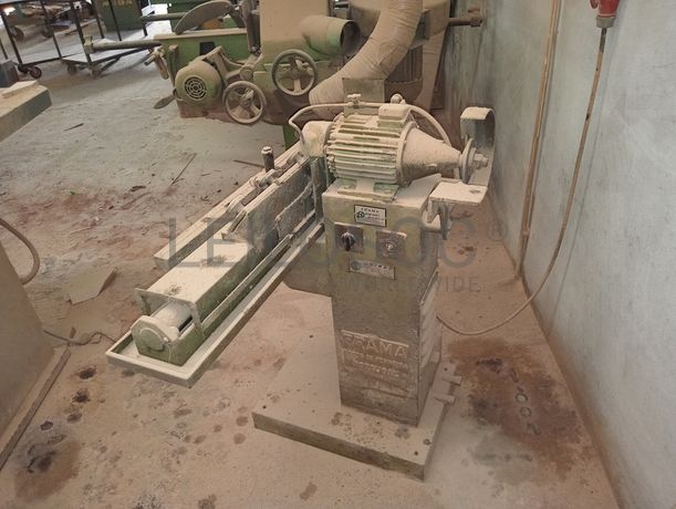 Máquina de afiar · Serra · Torno