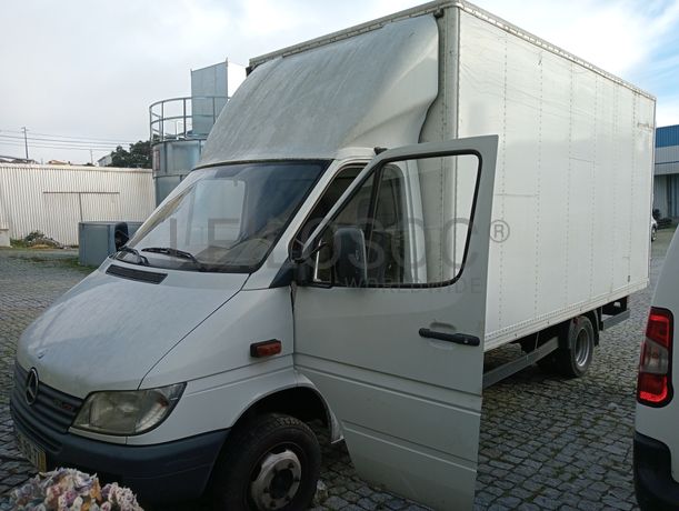 Mercedes-Benz 416 CDI · Ano 2002