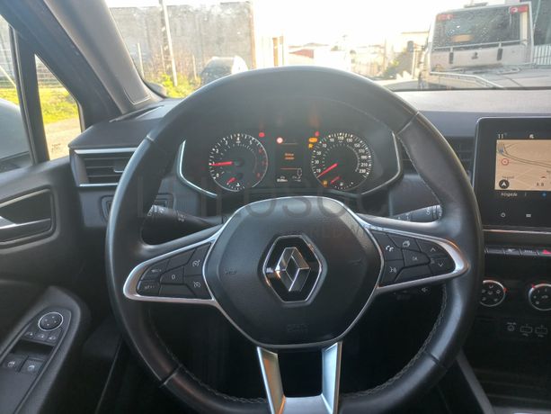 Renault Clio · Ano 2021
