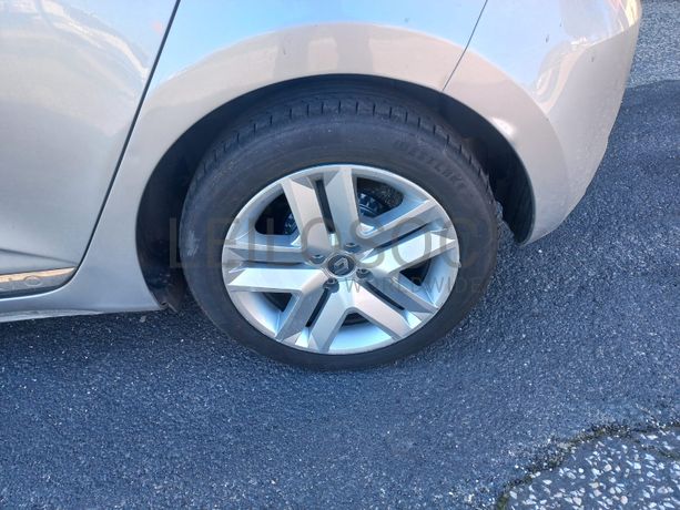 Renault Clio · Ano 2021