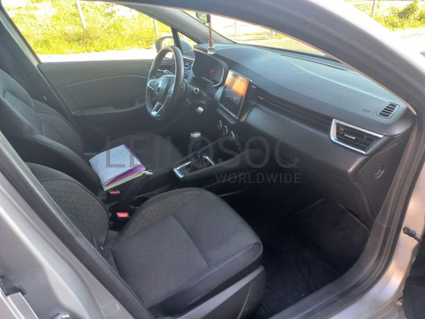 Renault Clio · Ano 2021