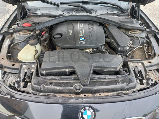 BMW 318D · Ano 2012