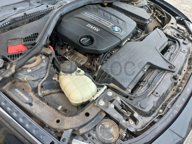 BMW 318D · Ano 2012