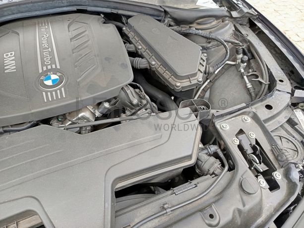 BMW 318d · Ano 2014