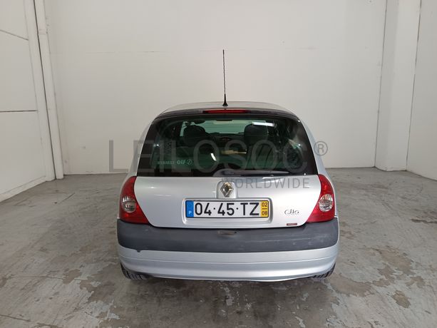 Renault Clio · Ano 2002