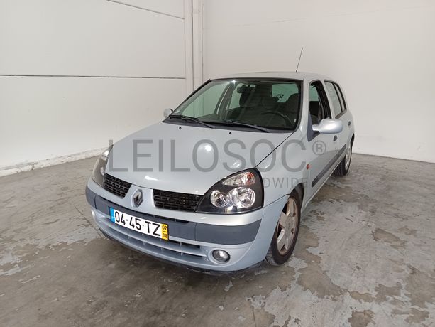 Renault Clio · Ano 2002