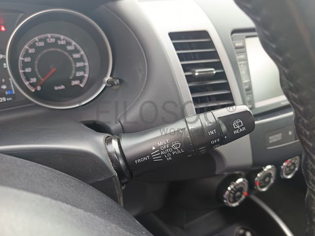 Mitsubishi Outlander · Ano 2011 · 7 Lugares