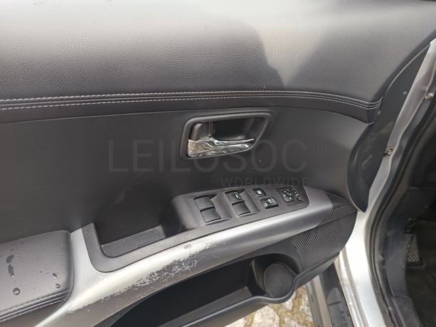 Mitsubishi Outlander · Ano 2011 · 7 Lugares
