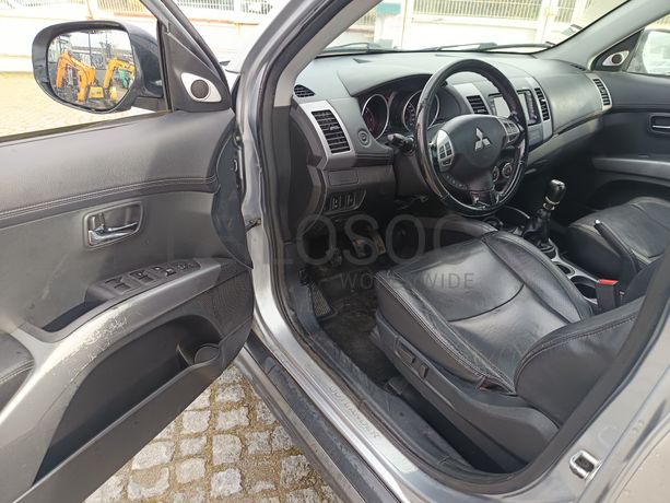 Mitsubishi Outlander · Ano 2011 · 7 Lugares