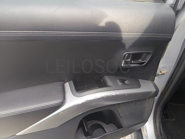 Mitsubishi Outlander · Ano 2011 · 7 Lugares