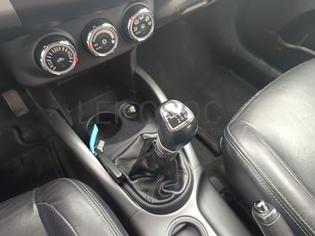 Mitsubishi Outlander · Ano 2011 · 7 Lugares