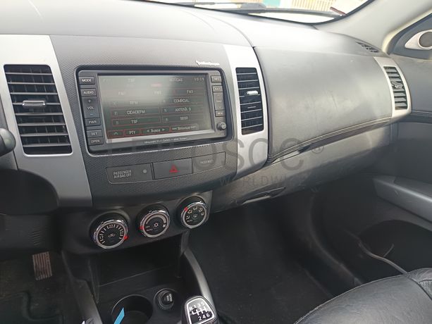 Mitsubishi Outlander · Ano 2011 · 7 Lugares