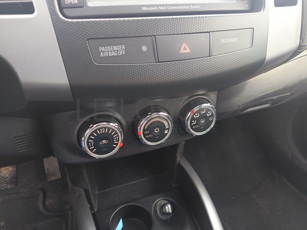 Mitsubishi Outlander · Ano 2011 · 7 Lugares